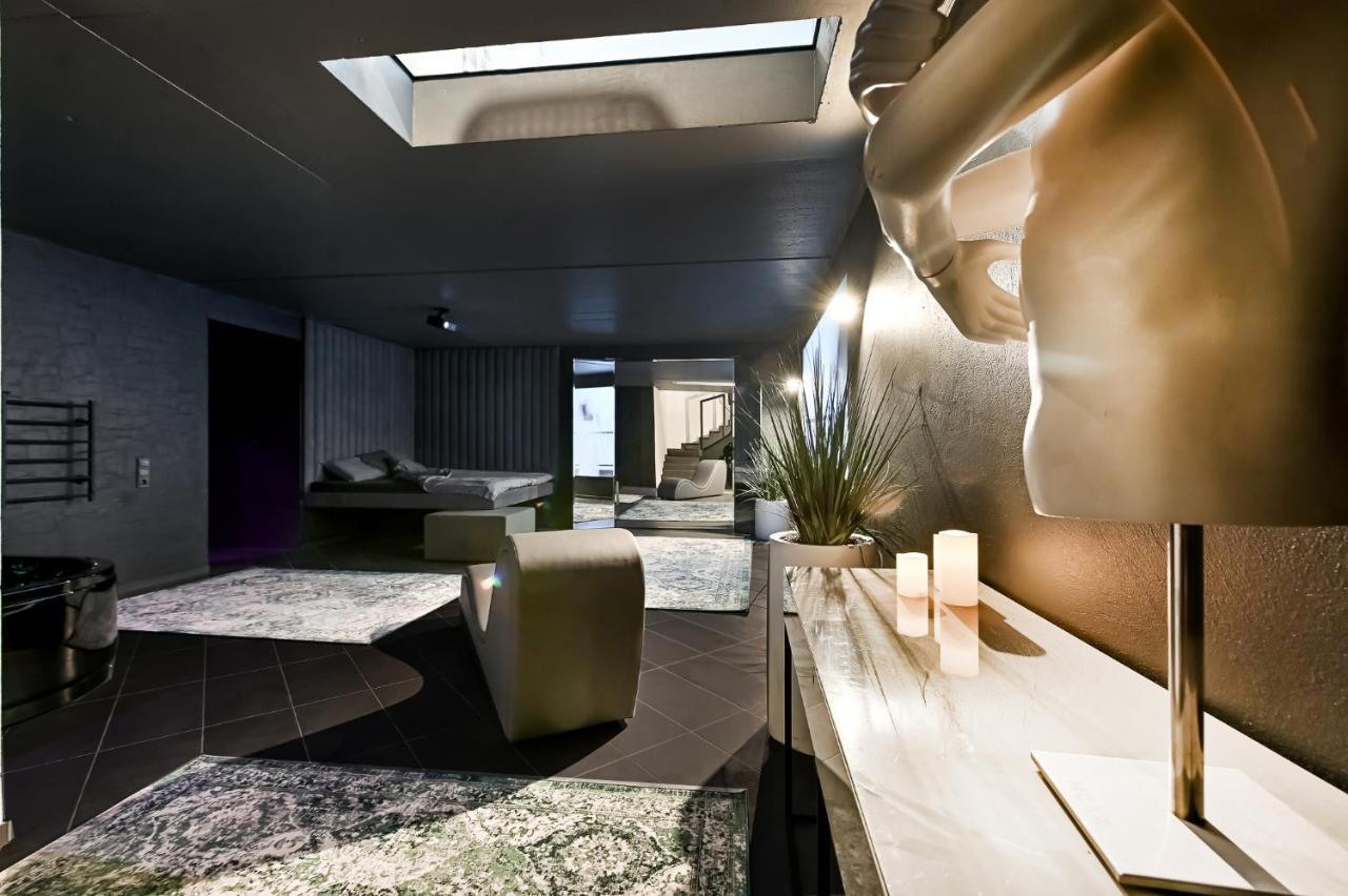 Jacuzzi Cinema Loft Apartment